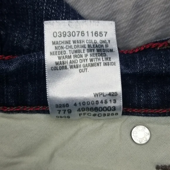 Levis perfectly slimming 512 capri - Picture 6 of 14
